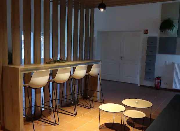 Sitzgelegenheiten im Seminarhaus